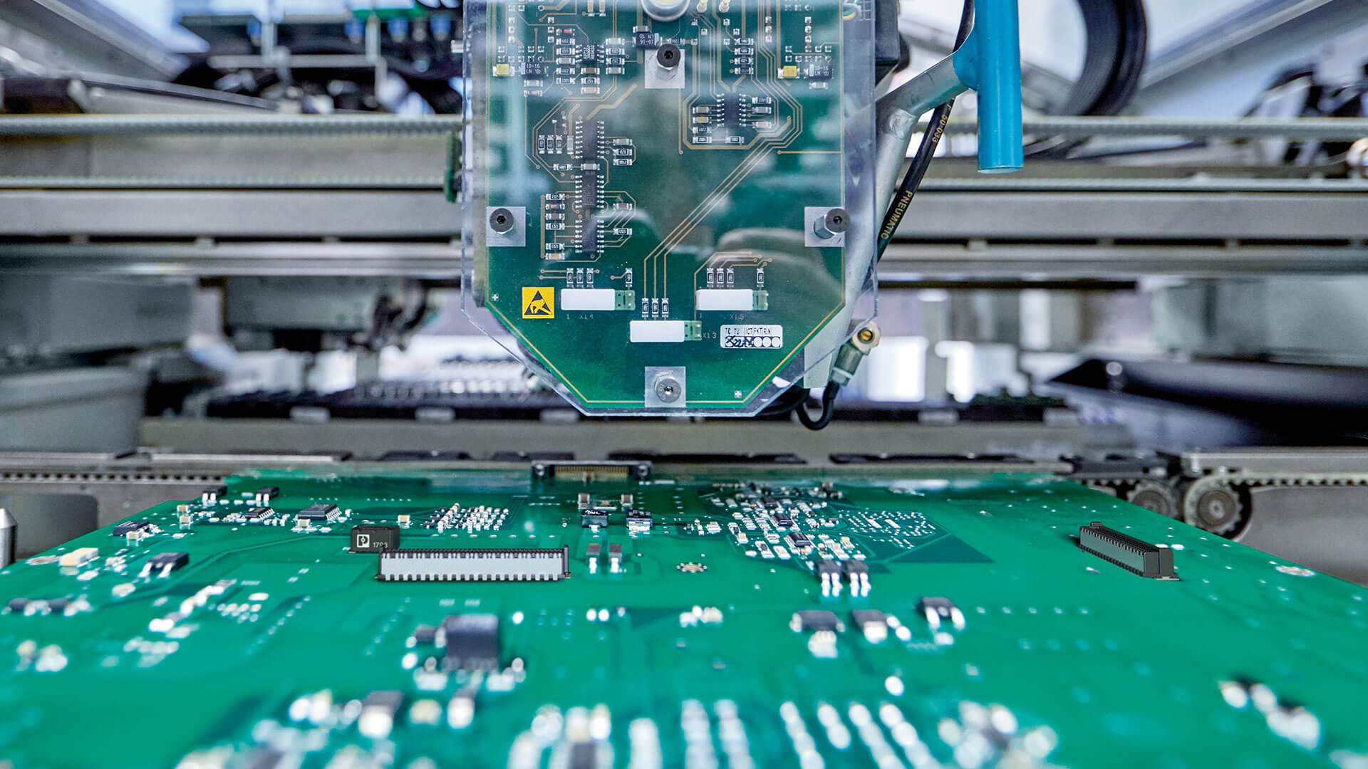 Extremely resistant connectors for industry-capable PCB connections